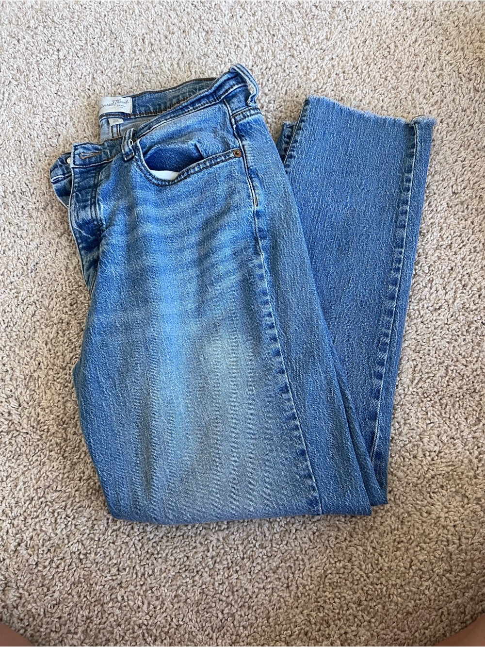 Universal Thread High-Rise '90s Slim Jeans Women's Straight Leg Jeans